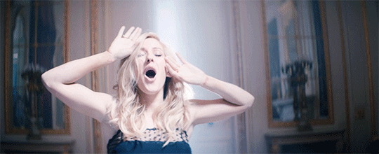 animated .gif of Ellie Goulding in the "Love Me Like You Do" music video